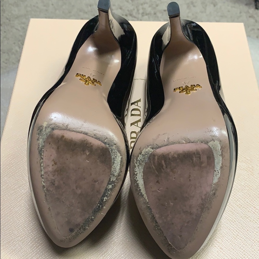 Prada Black Patent pumps size 37 - Picture 7 of 8
